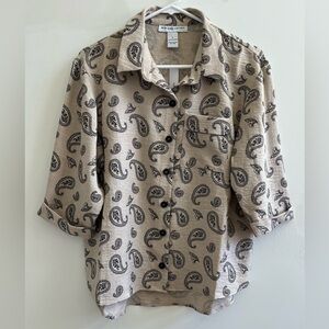 New York & Company Beige Paisley Button Down Shirt Size:S